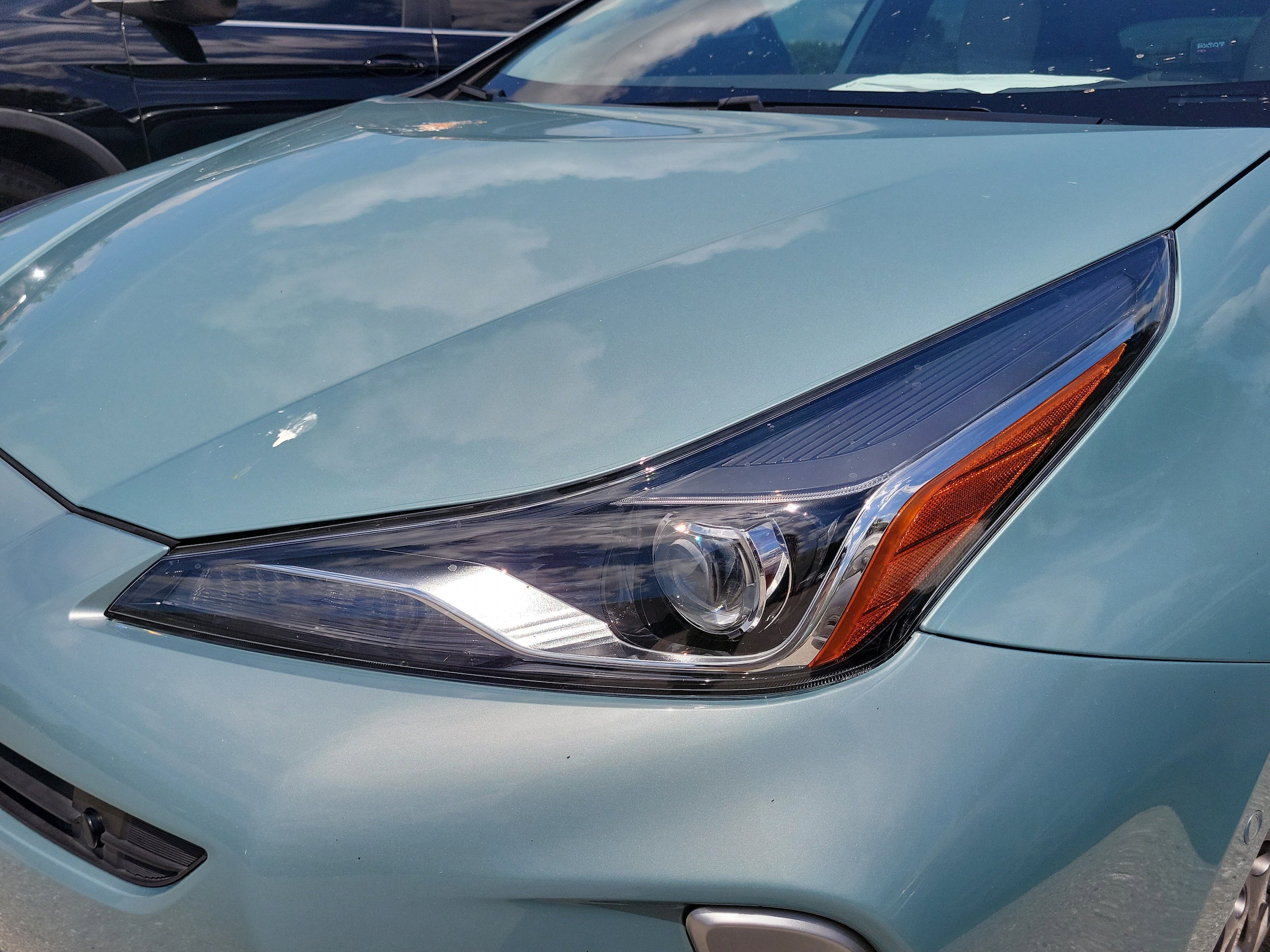 2022 Toyota Prius Limited photo 6