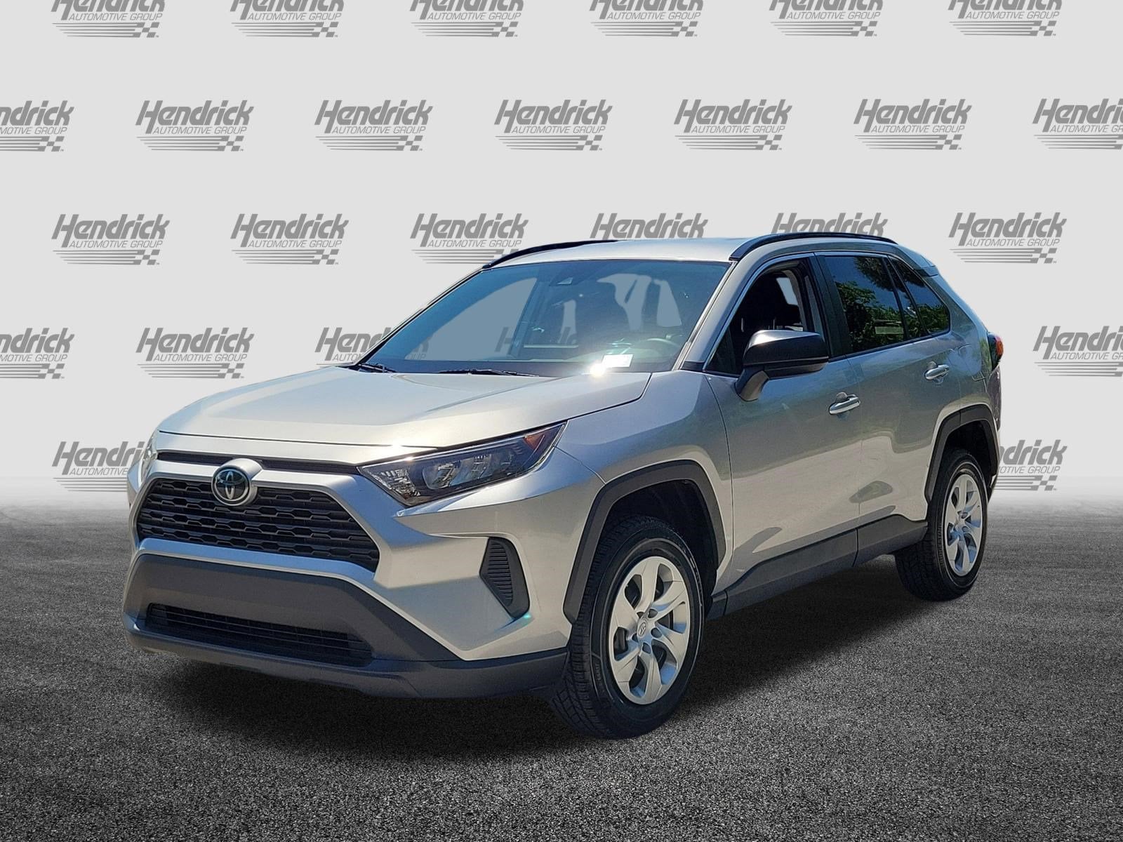 2021 Toyota RAV4 LE photo 4