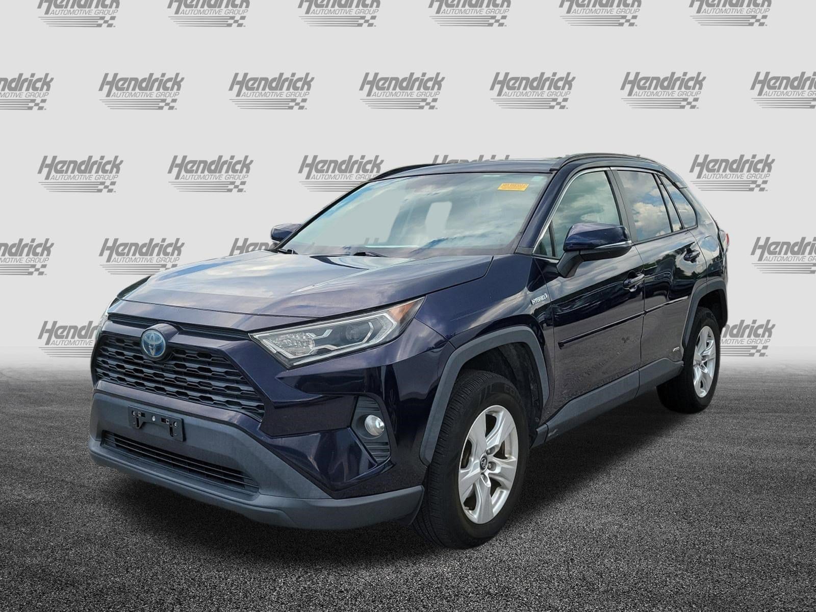 2019 Toyota RAV4 Hybrid XLE photo 4