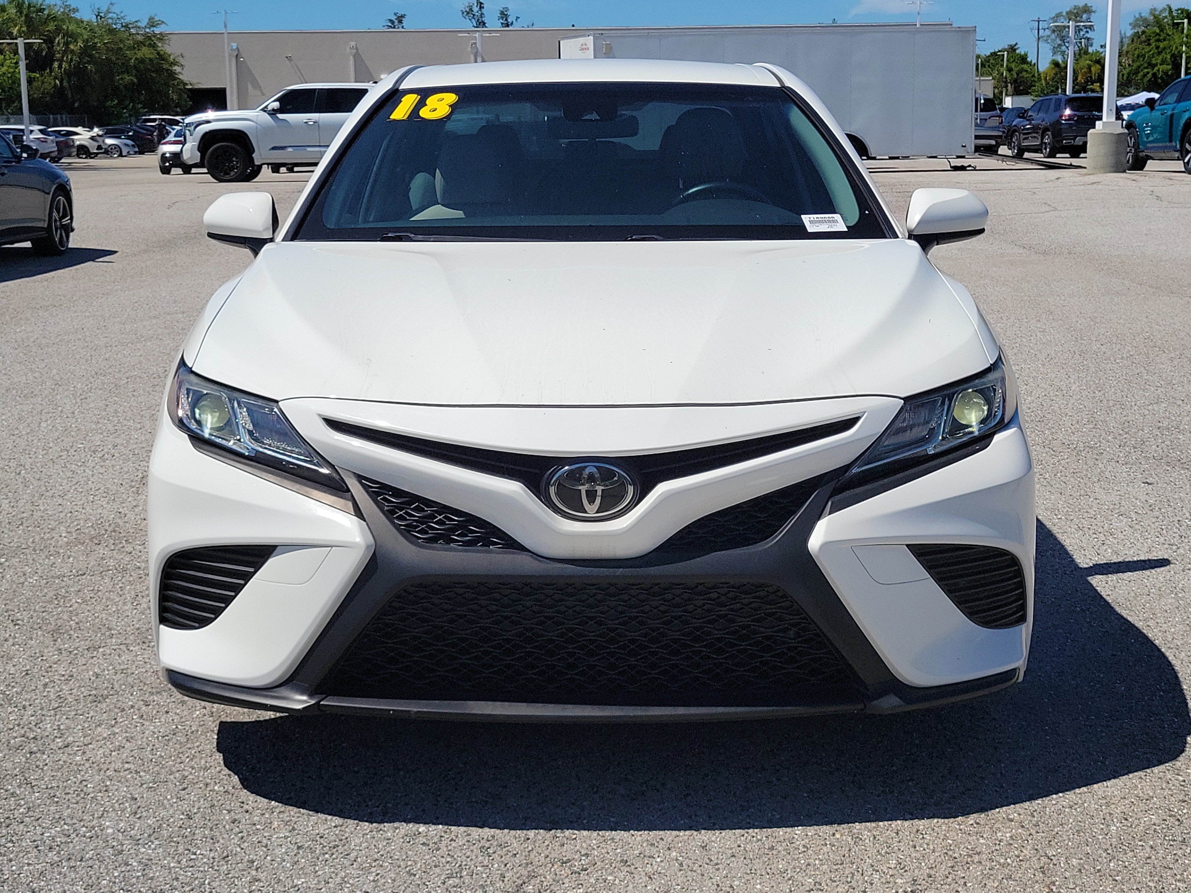 Used 2018 Toyota Camry SE Sedan