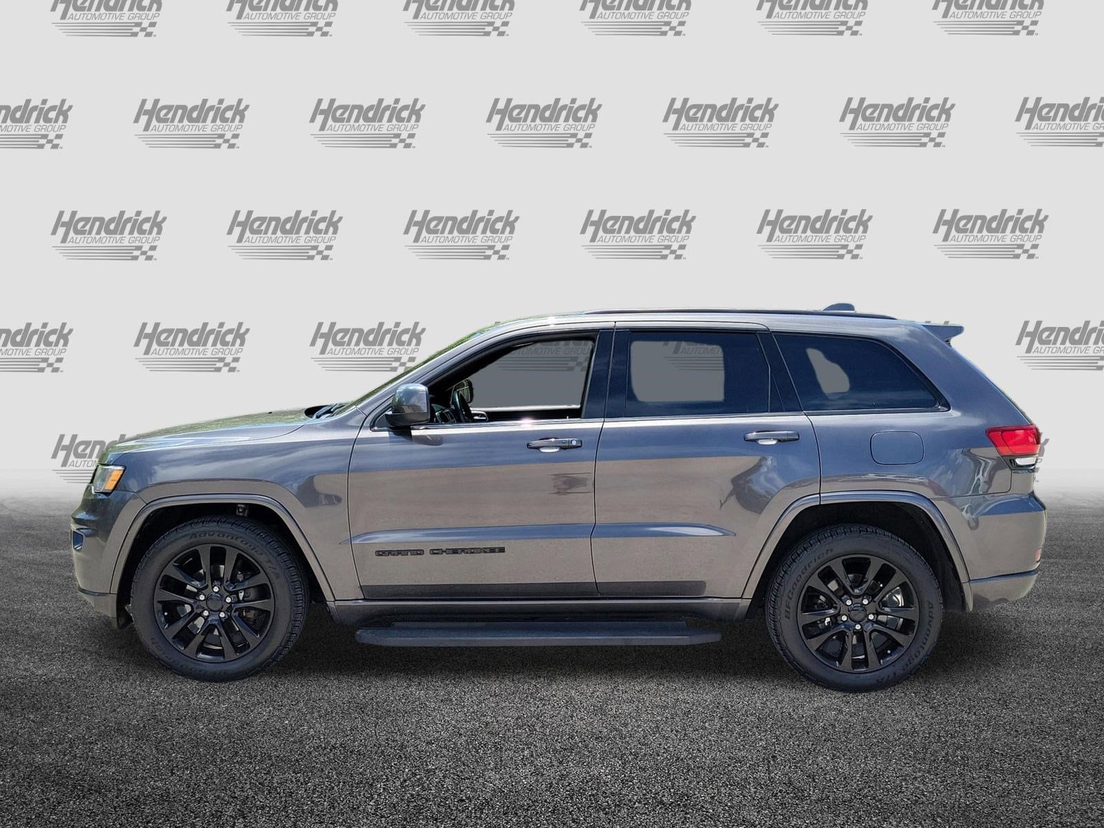 2017 Jeep Grand Cherokee Laredo 4x4 photo 6
