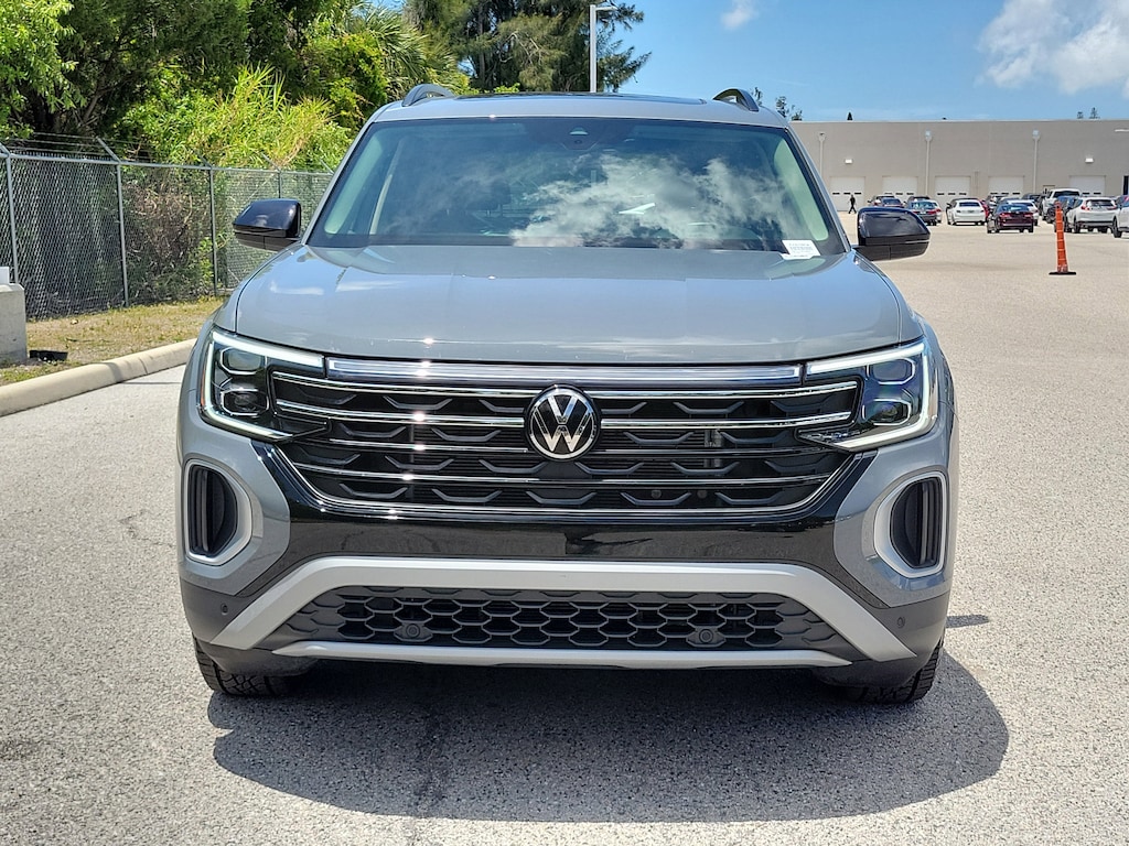 Used 2024 Volkswagen Atlas 2.0T Peak Edition SE w/Technology SUV