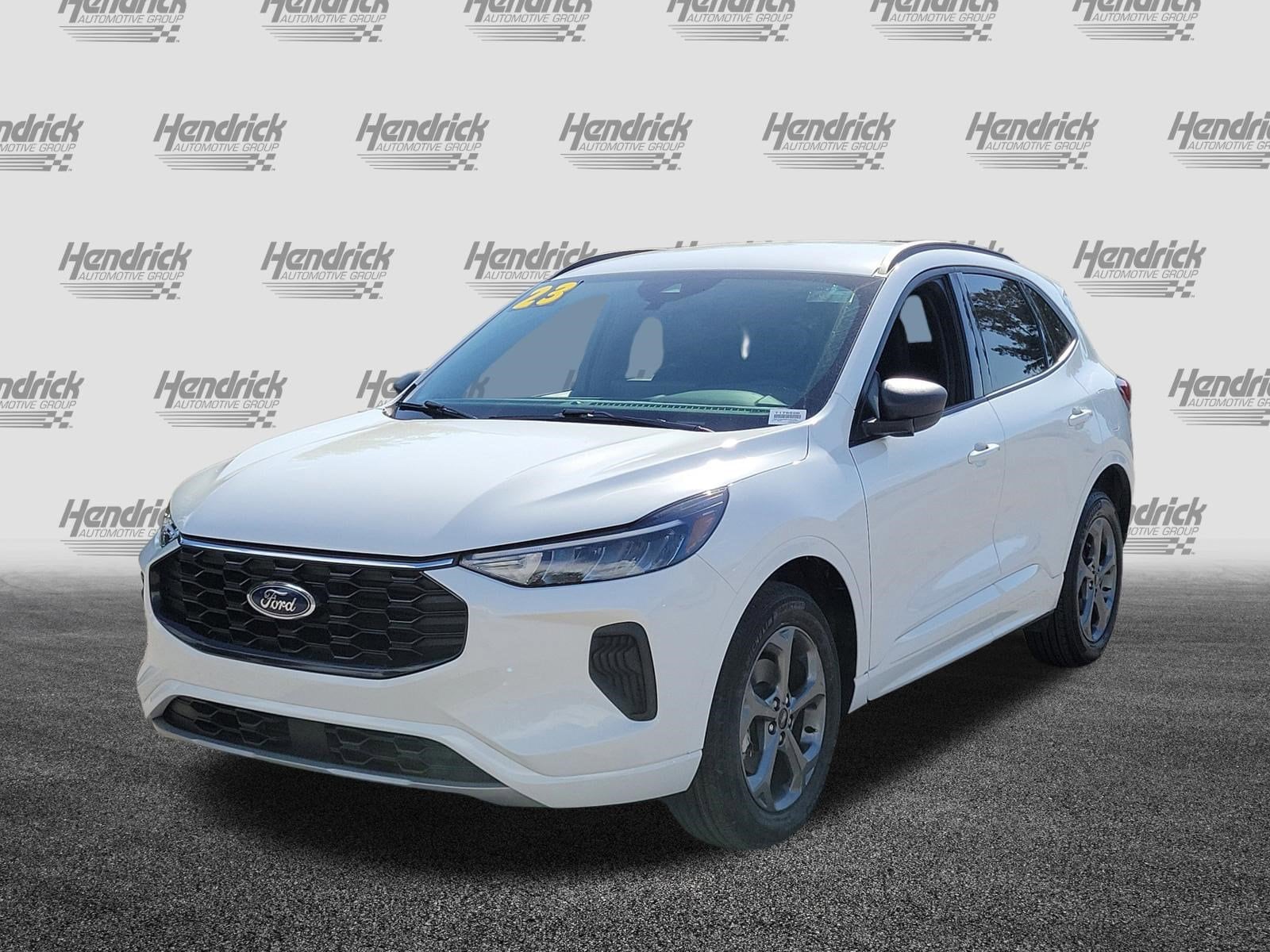 2023 Ford Escape ST-Line photo 4