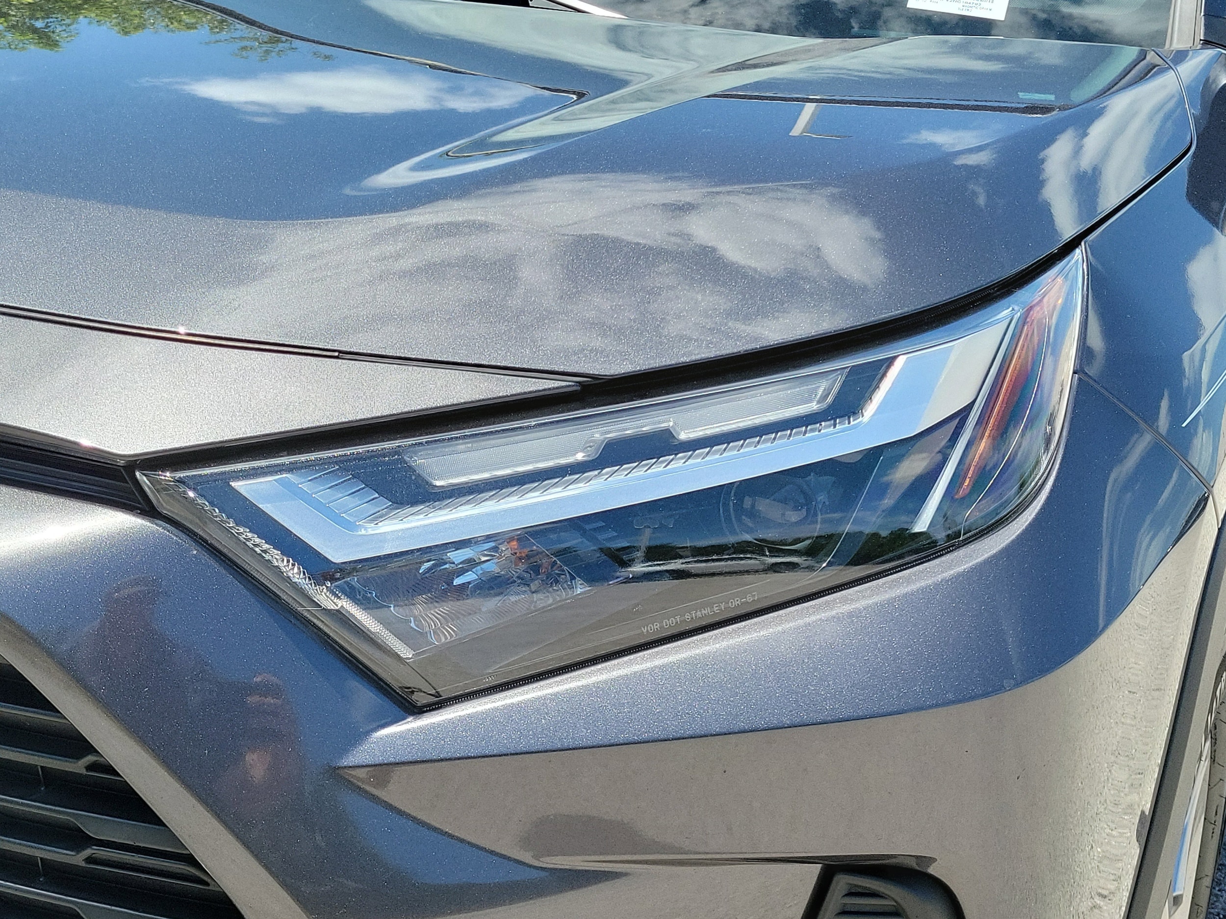 2022 Toyota RAV4 XLE photo 5