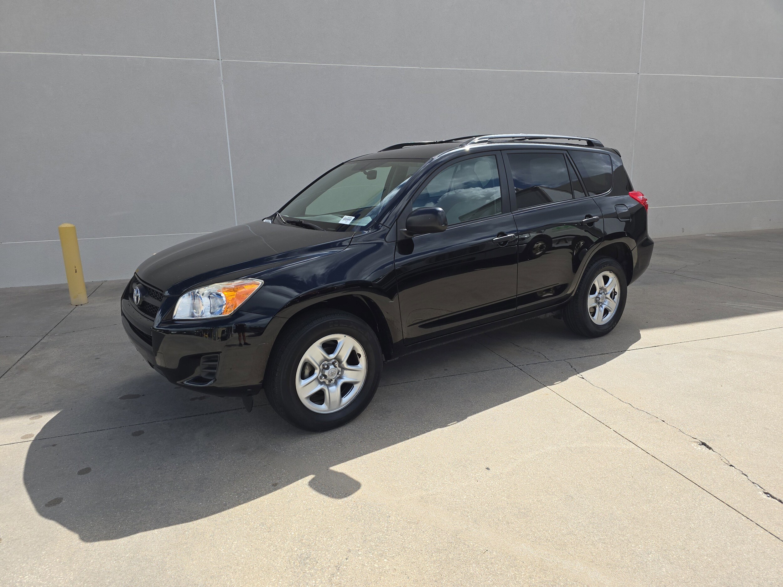 2009 Toyota RAV4 Base photo 2
