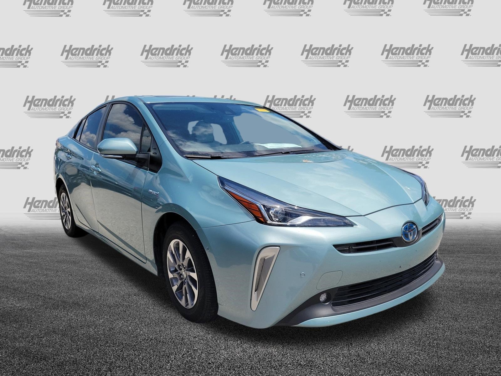 2022 Toyota Prius Limited photo 2