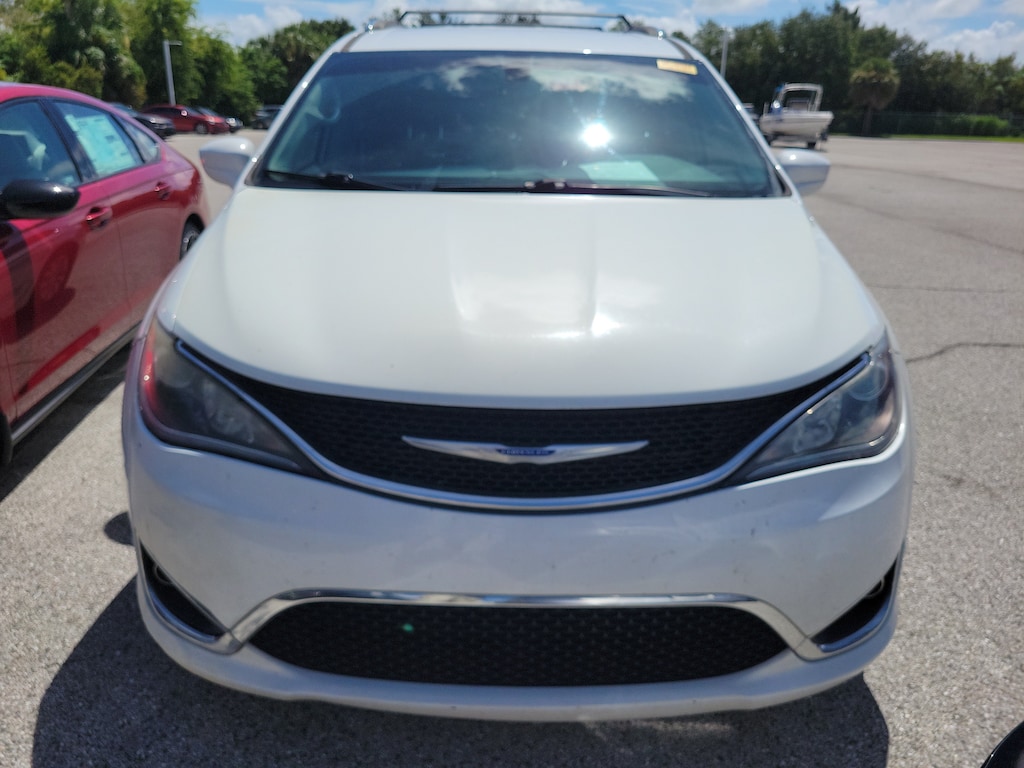 Used 2019 Chrysler Pacifica Touring L Van Passenger Van