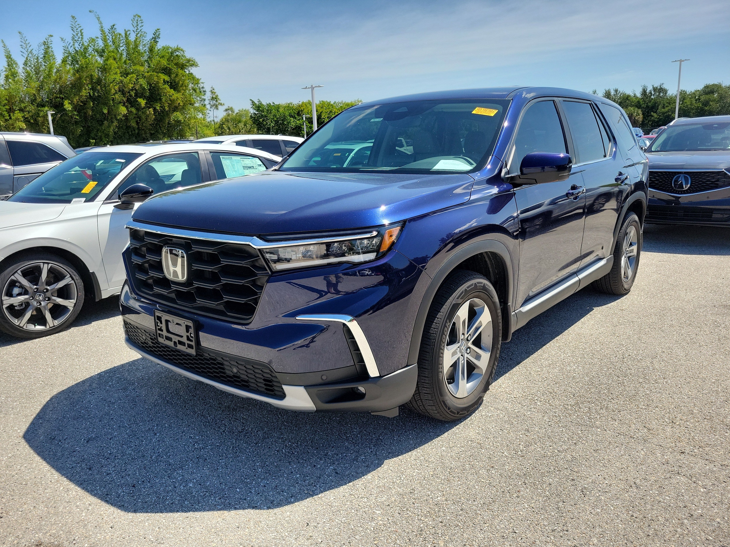 2023 Honda Pilot EX-L 8 Passenger photo 4