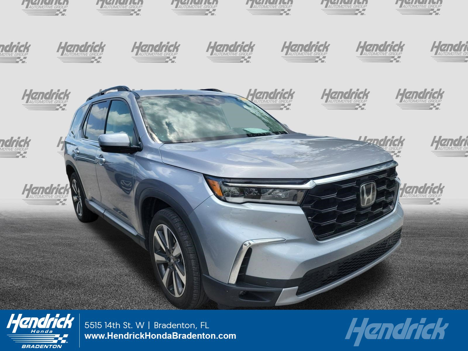 2025 Honda Pilot Touring 2WD's photo
