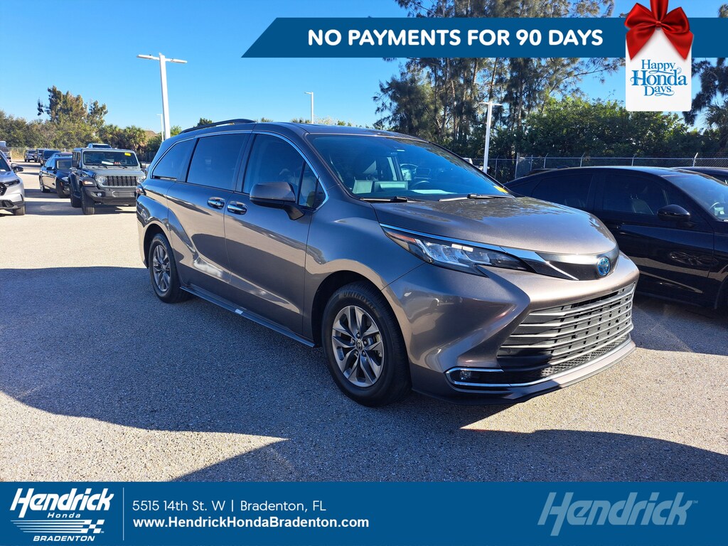 Used 2022 Toyota Sienna XLE 7 Passenger Van Passenger Van