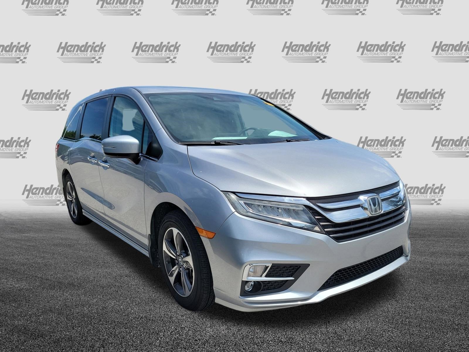 2018 Honda Odyssey Touring photo 2