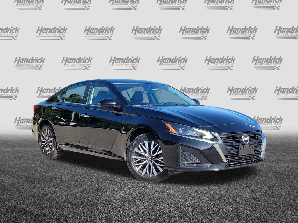 Used 2023 Nissan Altima 2.5 SV Sedan