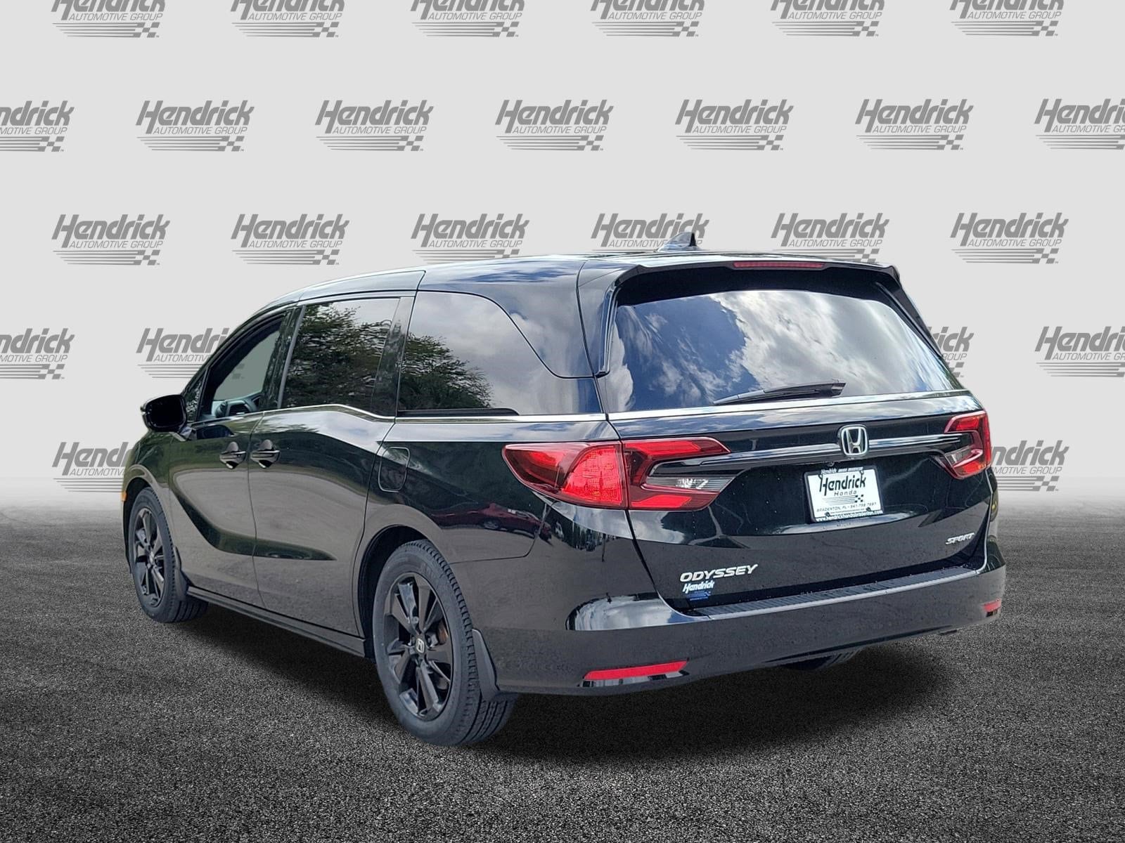 2023 Honda Odyssey Sport photo 3