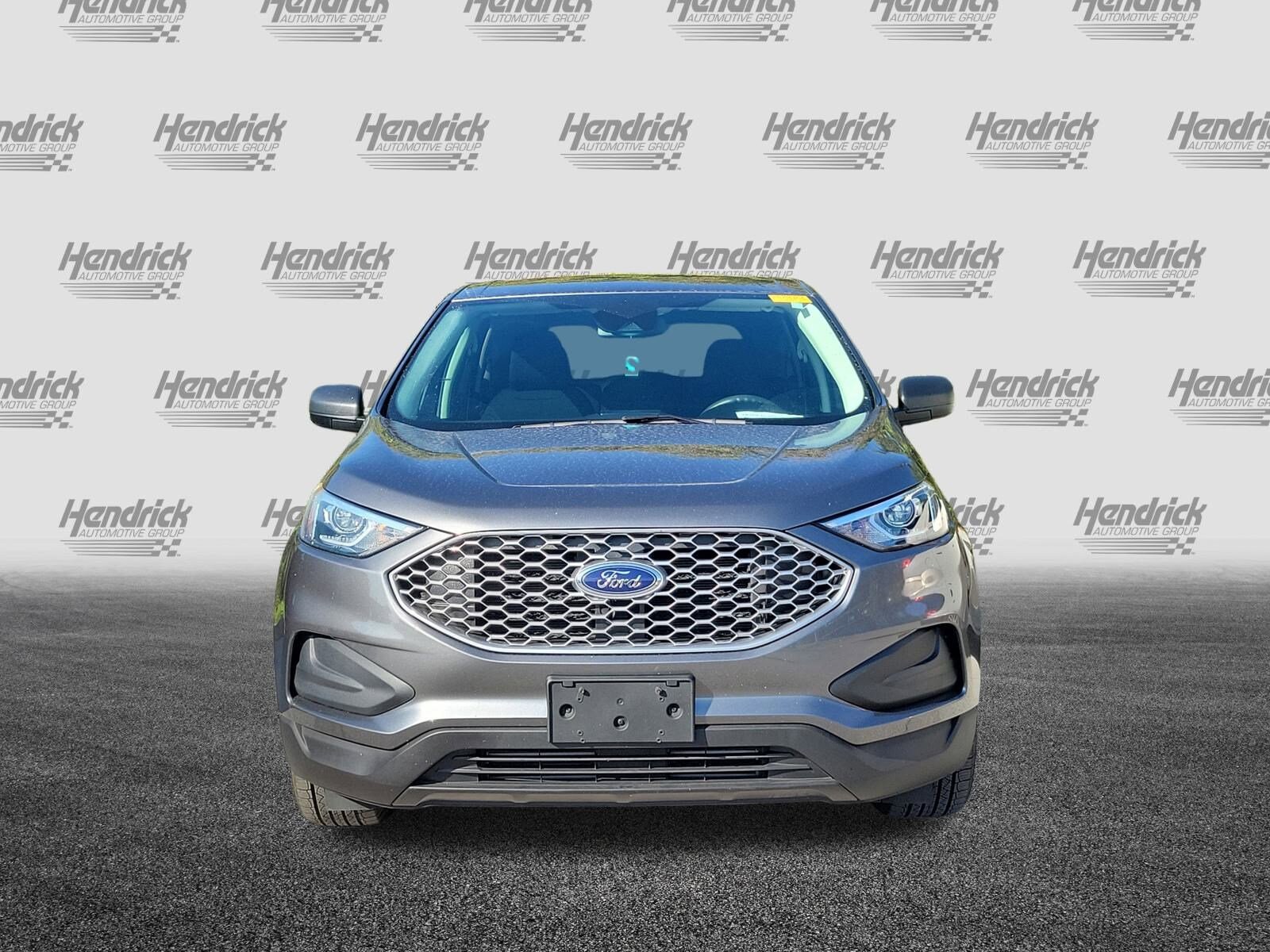 2024 Ford Edge SE photo 2