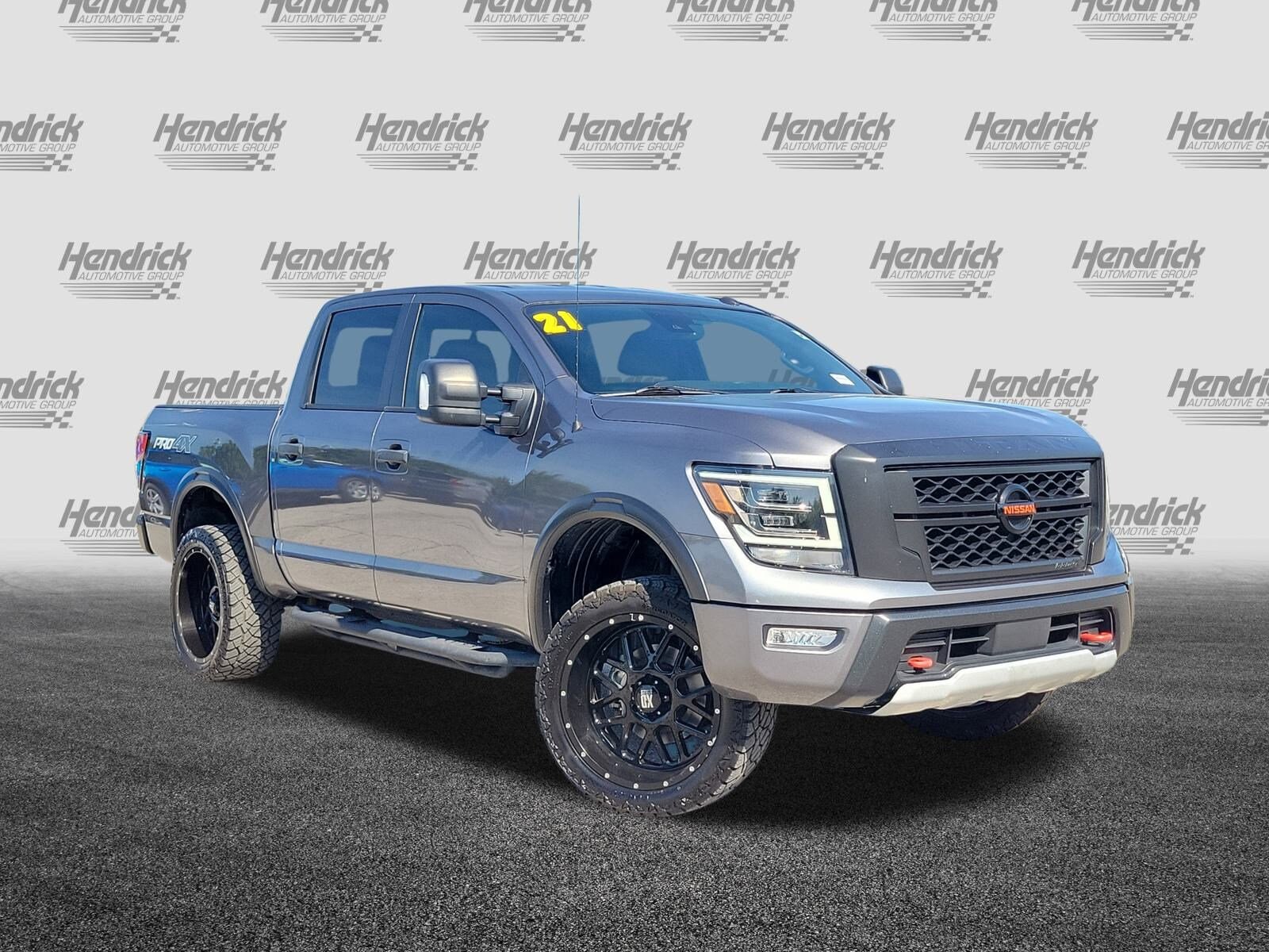 2021 Nissan Titan PRO-4X photo 2