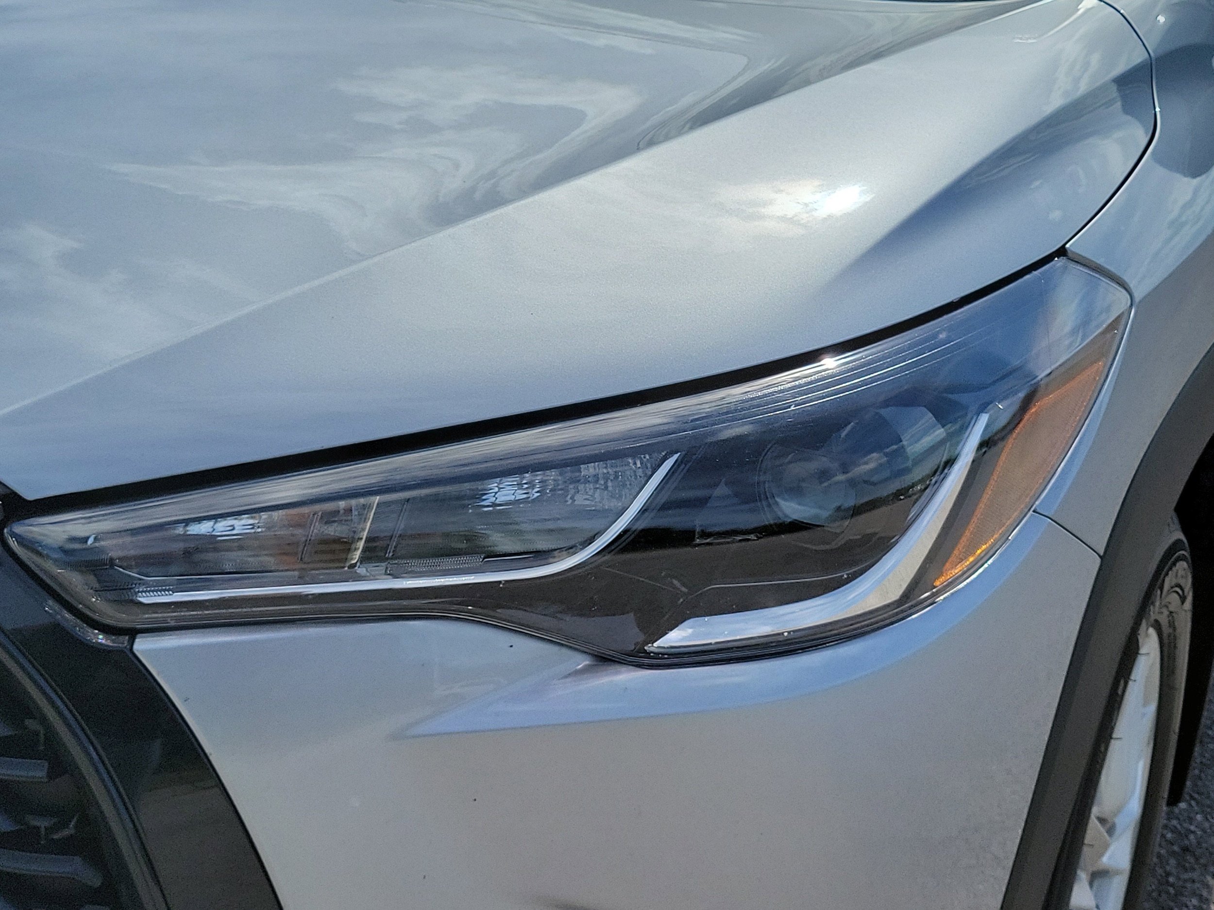 2024 Toyota Corolla Cross LE photo 5