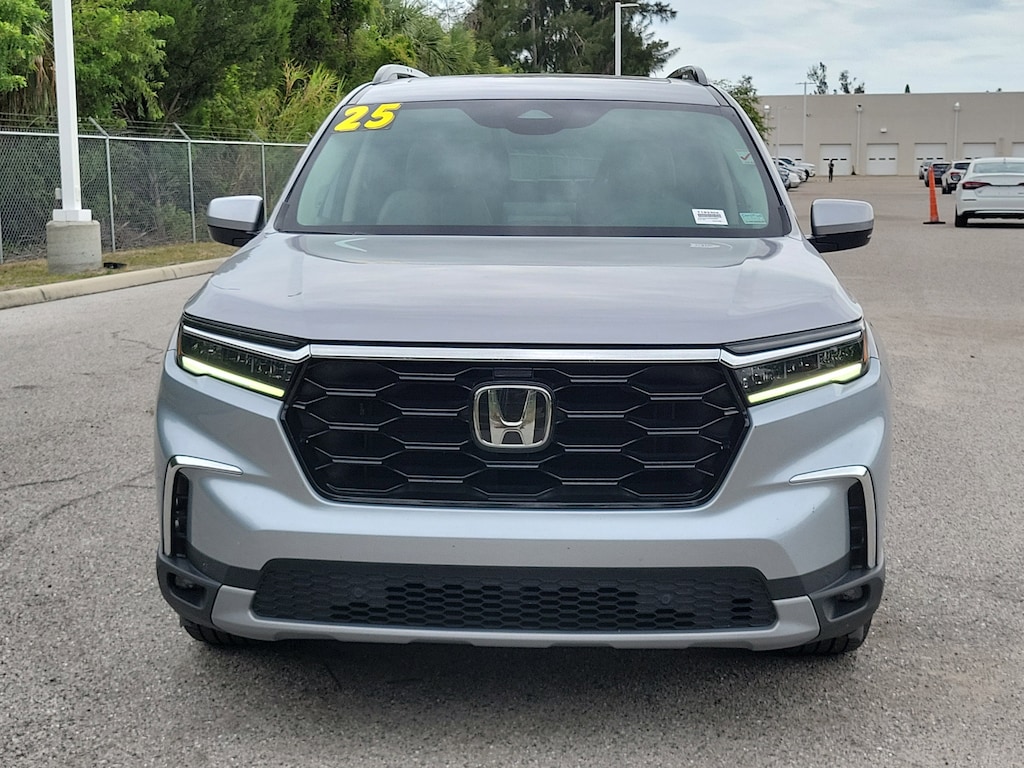 Certified 2025 Honda Pilot Touring SUV