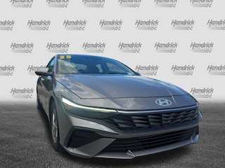 2025 Hyundai Elantra SE Sedan