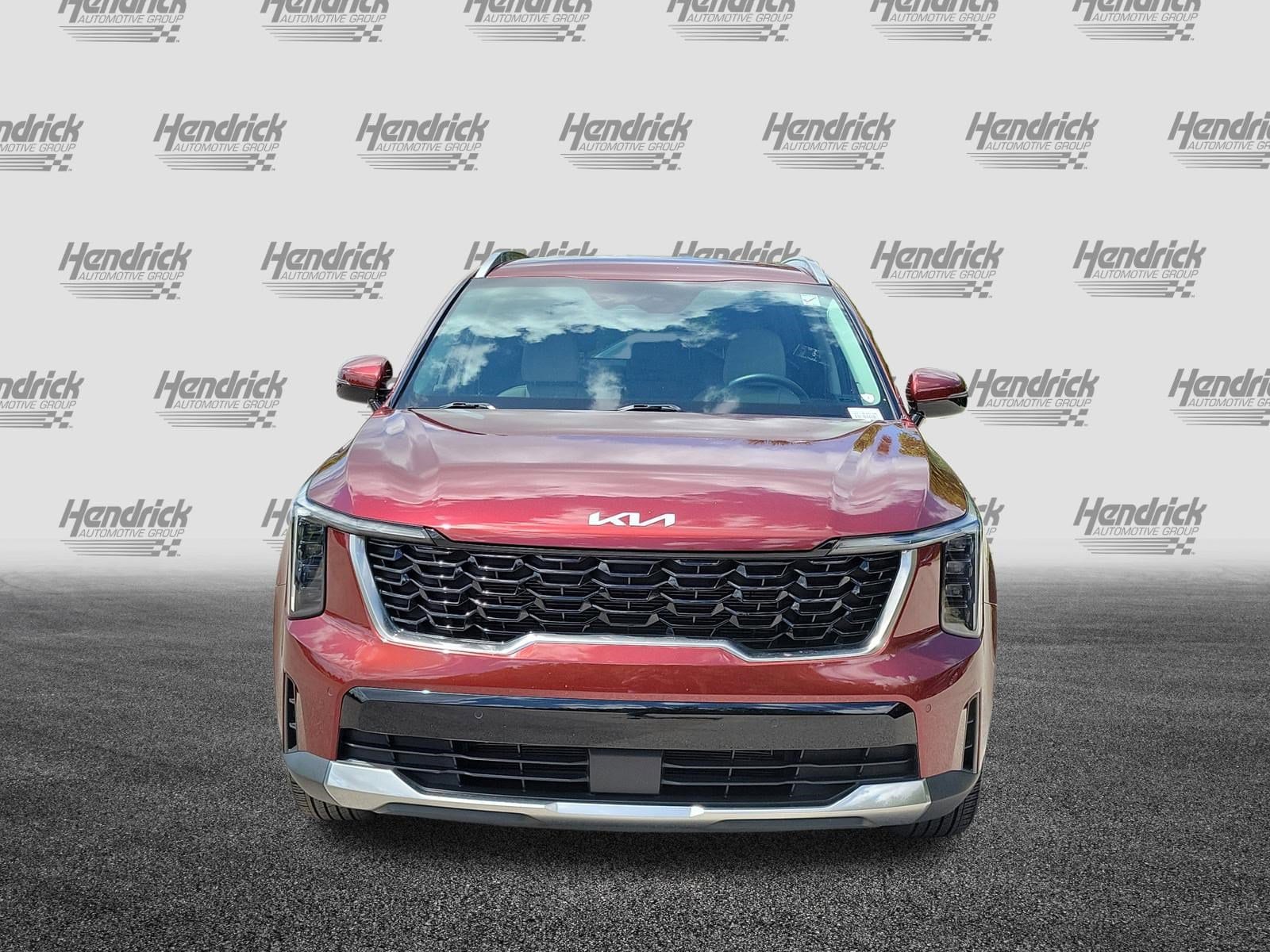 2024 Kia Sorento S photo 2