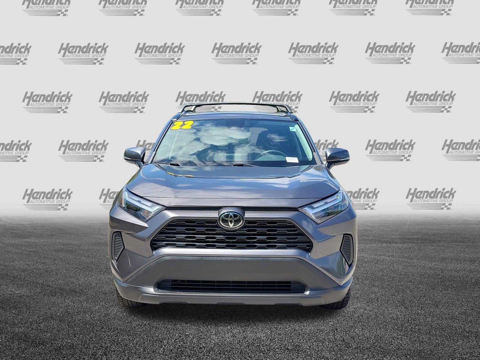 2022 Toyota RAV4 XLE photo 2