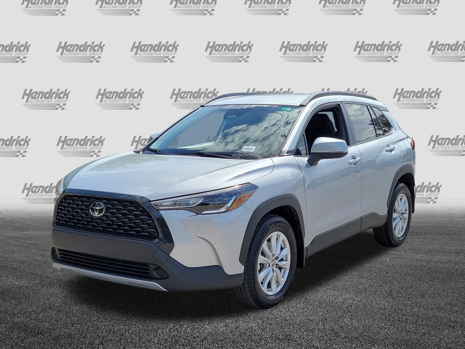 2024 Toyota Corolla Cross LE photo 4