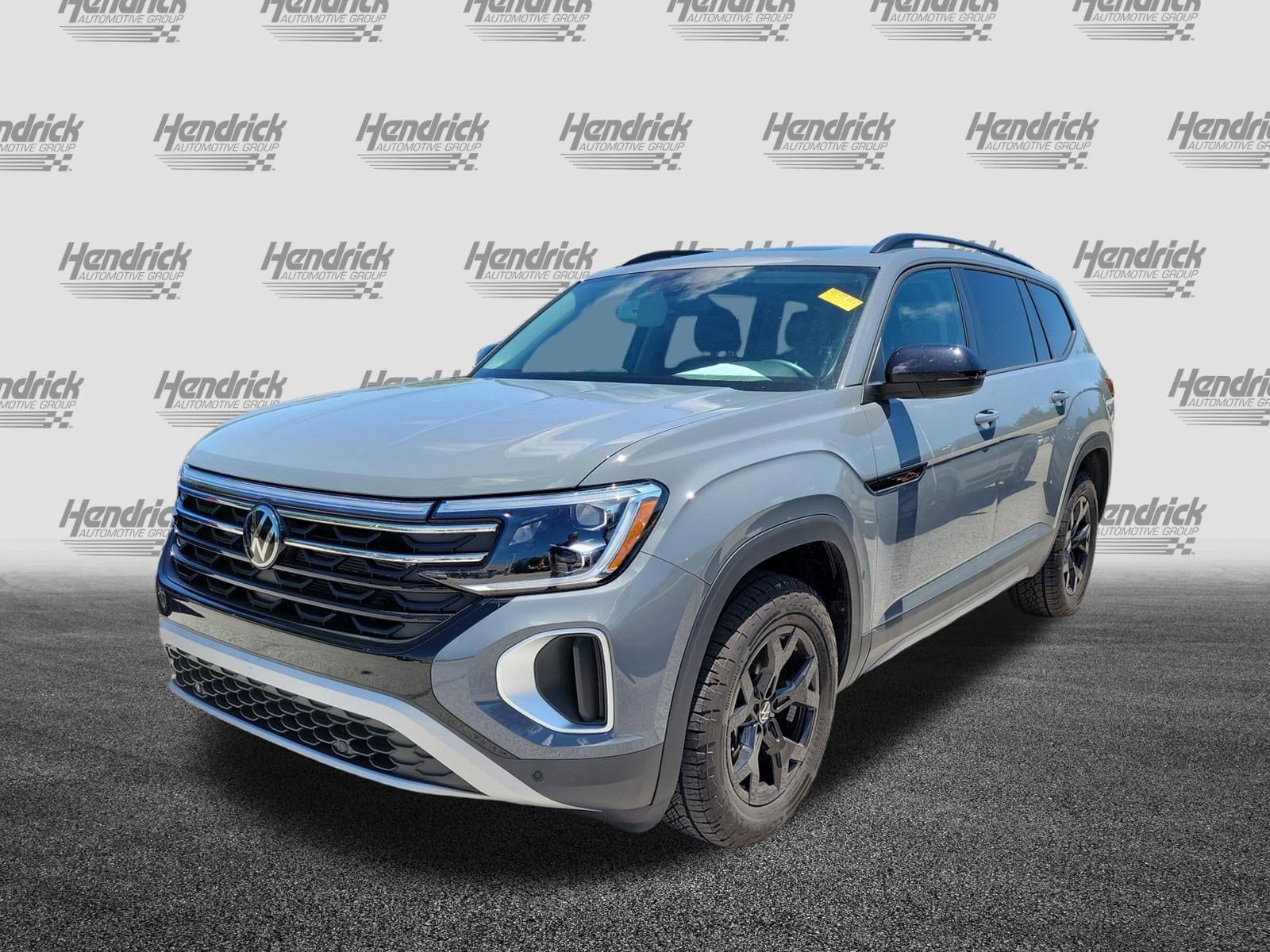 2024 Volkswagen Atlas 2.0T Peak Edition SE w/Technology photo 5