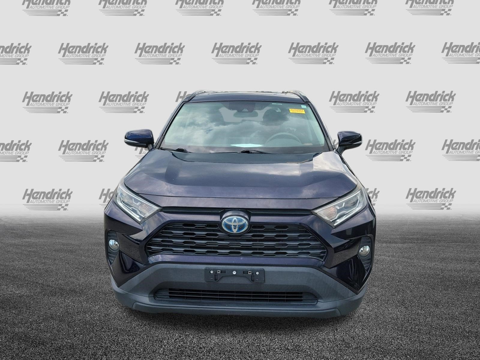 2019 Toyota RAV4 Hybrid XLE photo 2