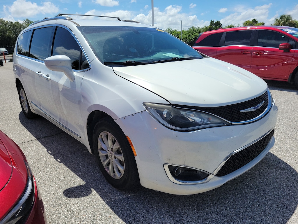 Used 2019 Chrysler Pacifica Touring L Van Passenger Van