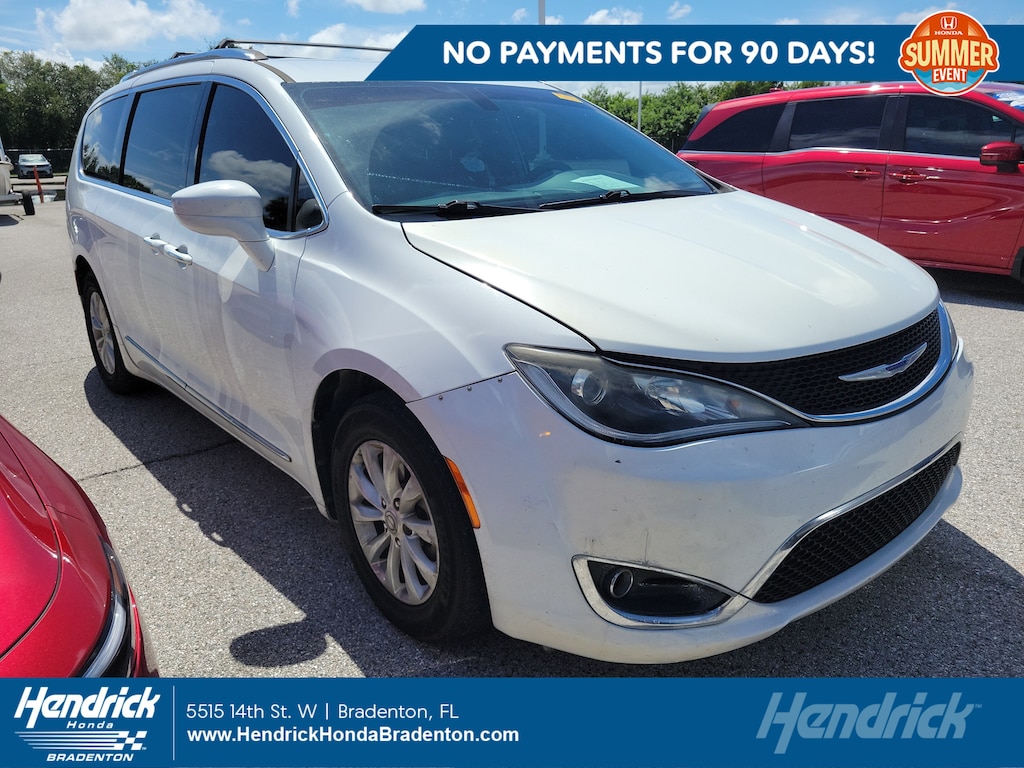 Used 2019 Chrysler Pacifica Touring L Van Passenger Van