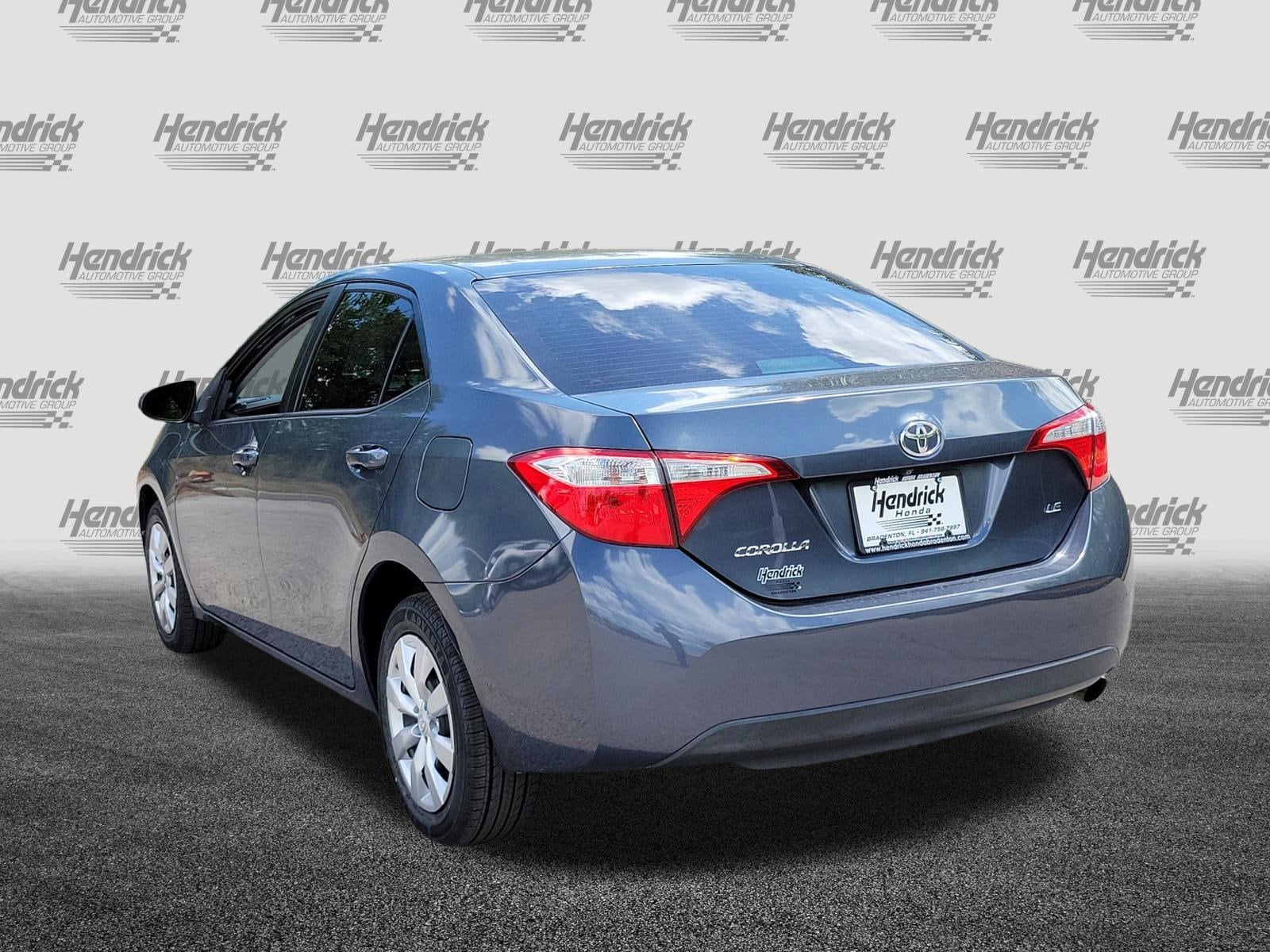 2016 Toyota Corolla LE photo 3