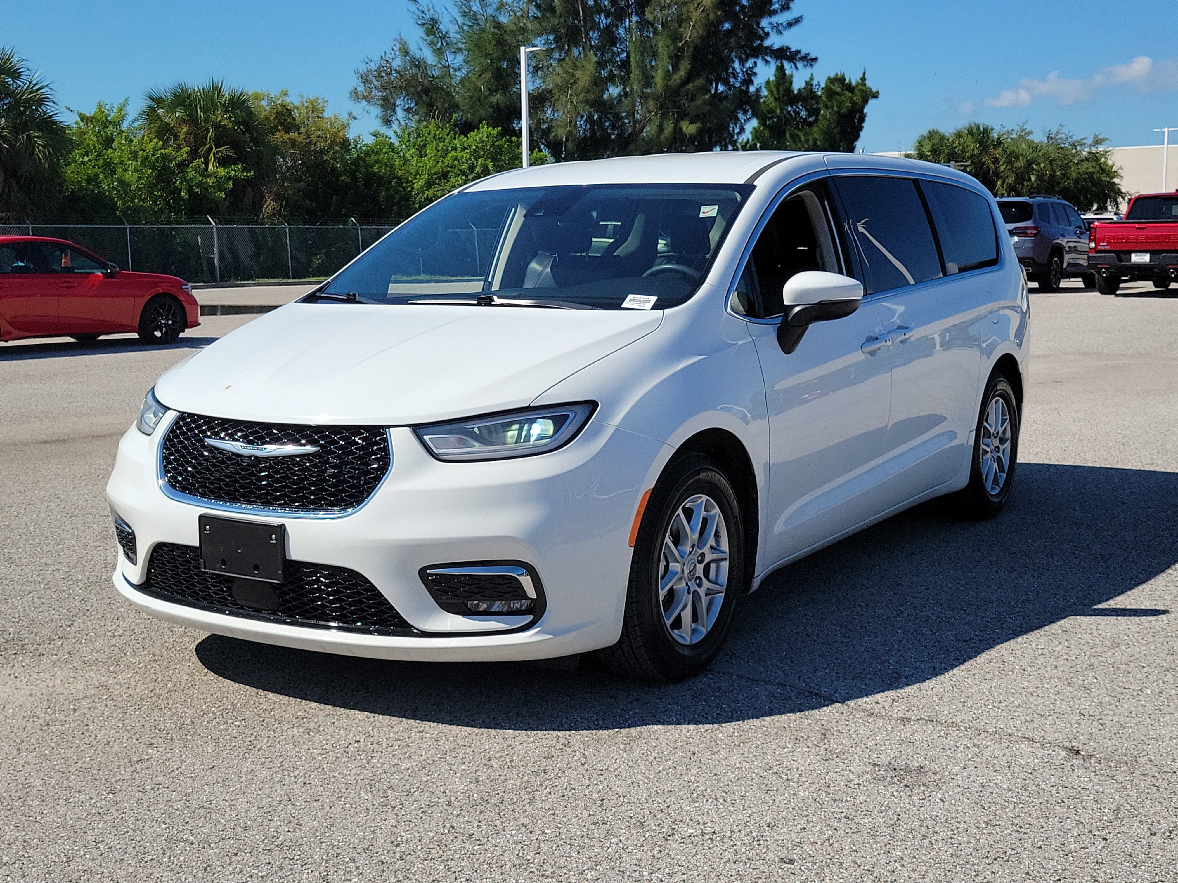 Used 2023 Chrysler Pacifica Touring L Van Passenger Van