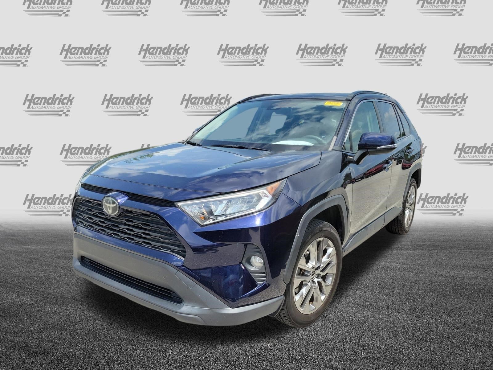 2019 Toyota RAV4 XLE photo 5