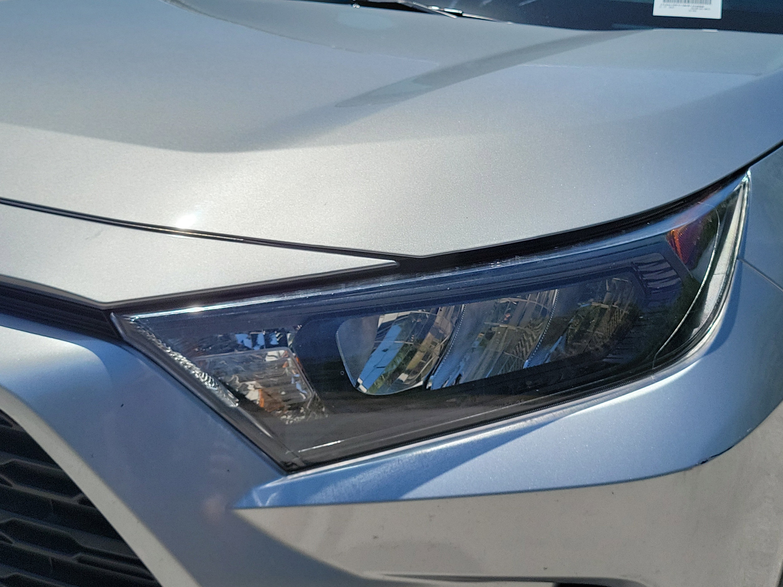 2021 Toyota RAV4 LE photo 5