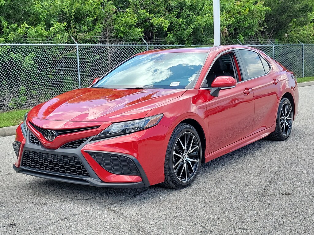Used 2023 Toyota Camry SE Sedan