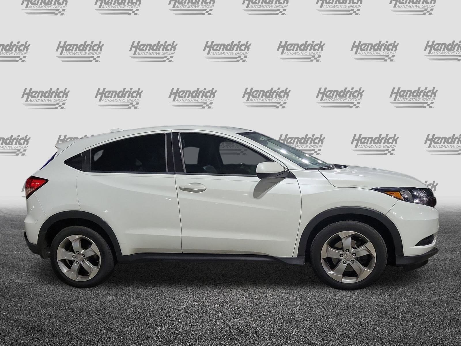 2016 Honda HR-V LX photo 3