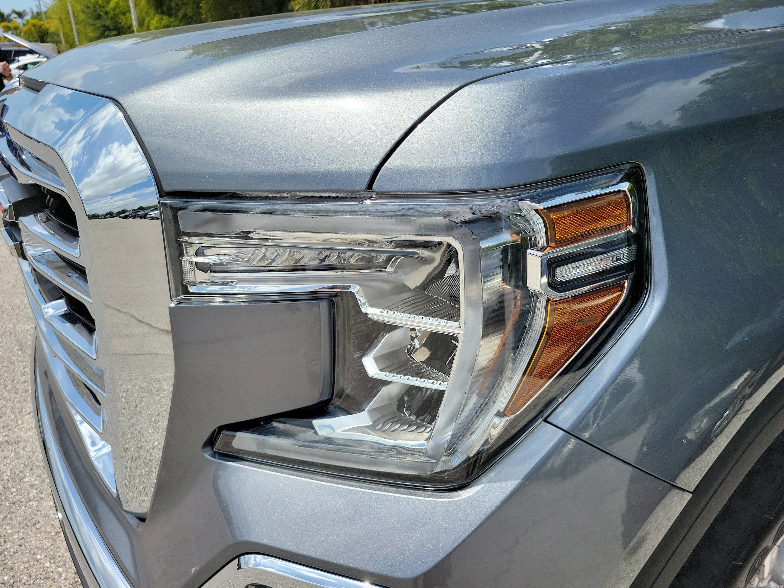 2019 GMC Sierra 1500 SLT photo 5