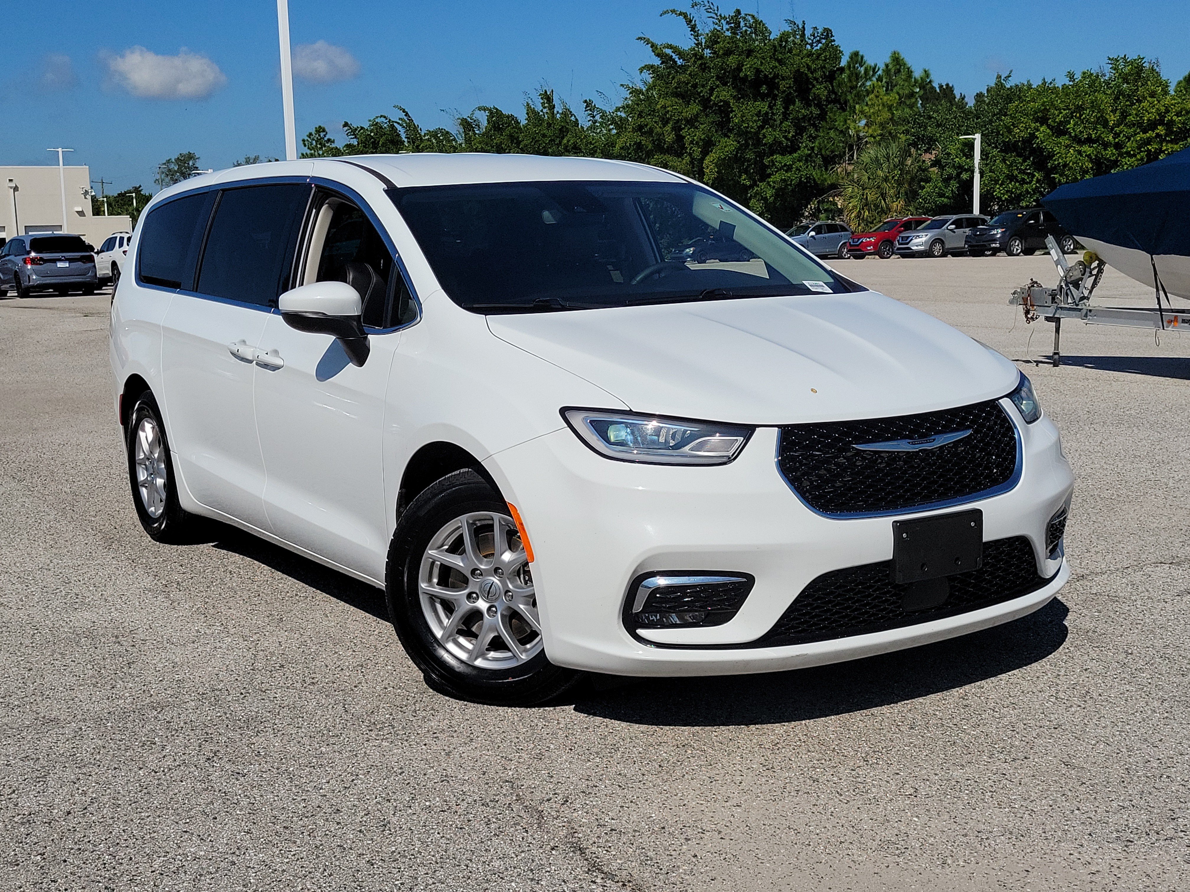 Used 2023 Chrysler Pacifica Touring L Van Passenger Van