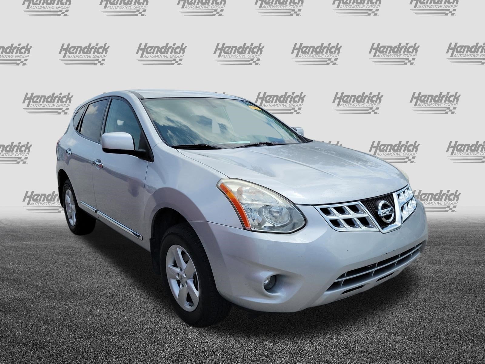 2013 Nissan Rogue S photo 2