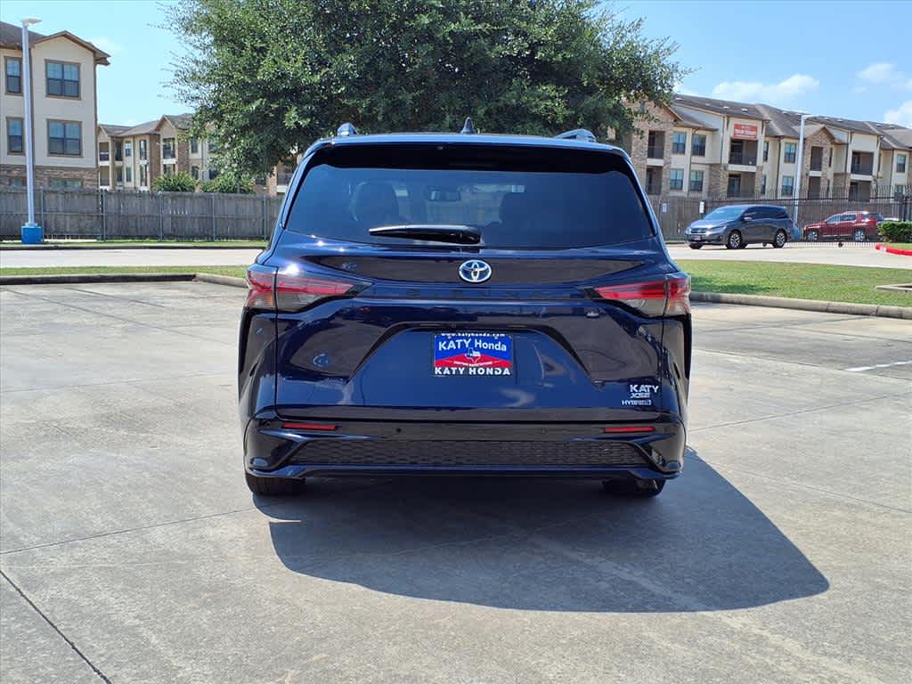 Thumbnail: 2021 Toyota Sienna - 5