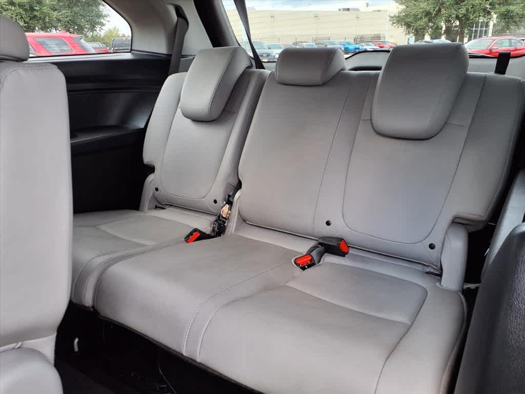 Thumbnail: 2018 Honda Odyssey - 15