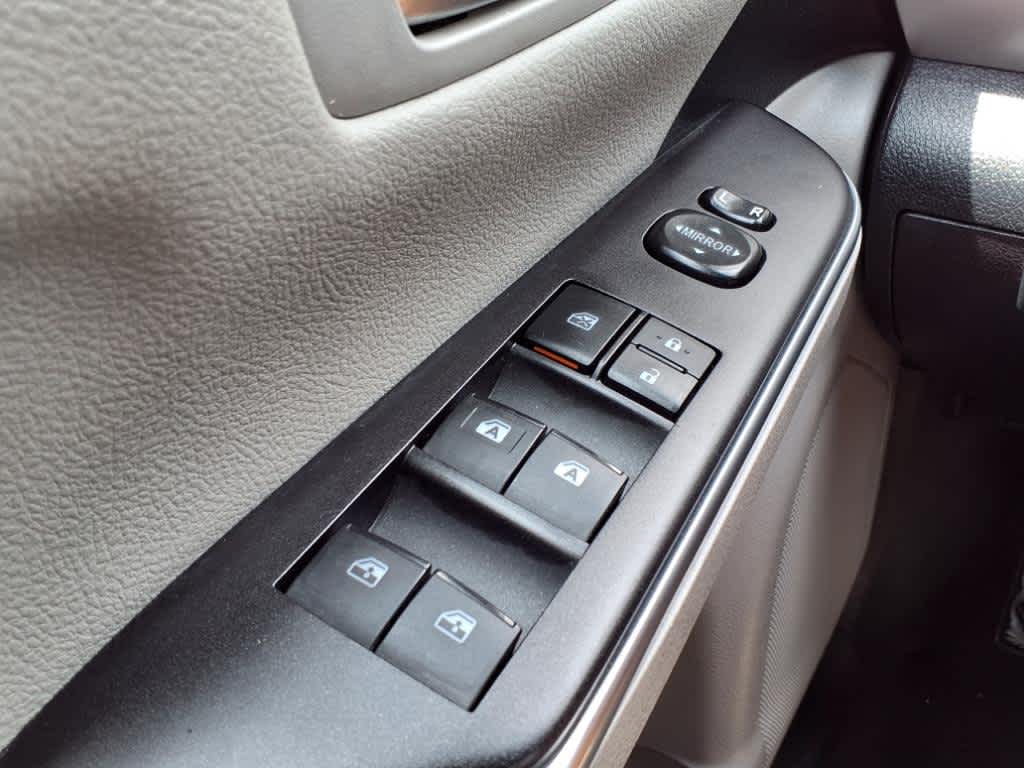 2017 Toyota Camry SE 25