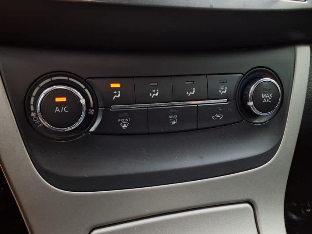 Thumbnail: 2015 Nissan Sentra - 23