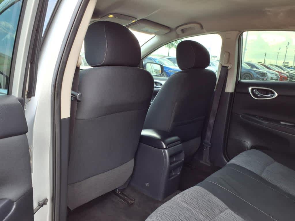 Thumbnail: 2015 Nissan Sentra - 12