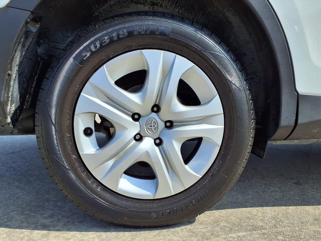 Thumbnail: 2014 Toyota RAV4 - 8