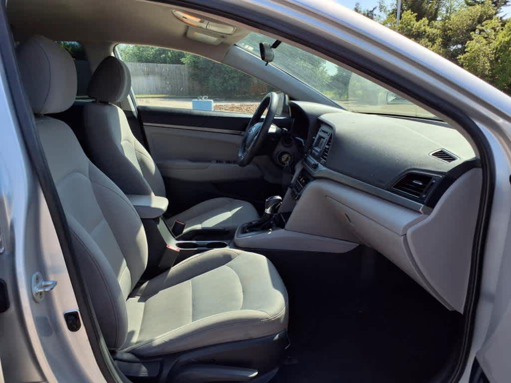 Thumbnail: 2017 Hyundai Elantra - 14