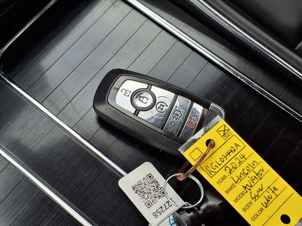 Thumbnail: 2024 Lincoln Aviator - 20