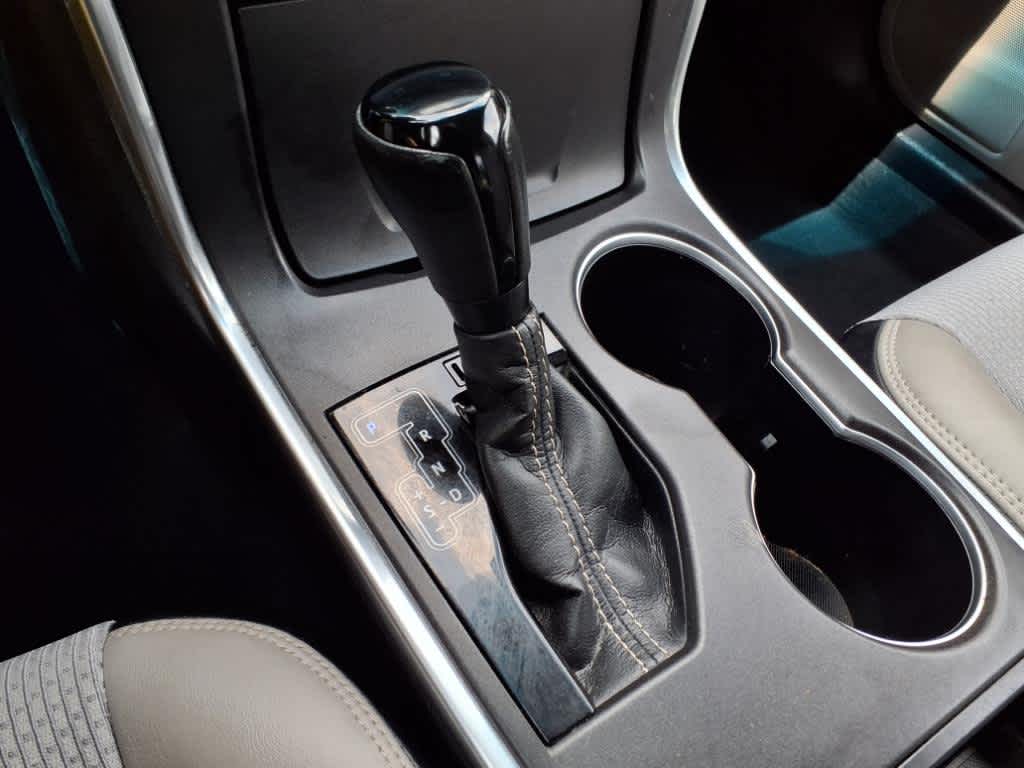 2017 Toyota Camry SE 17