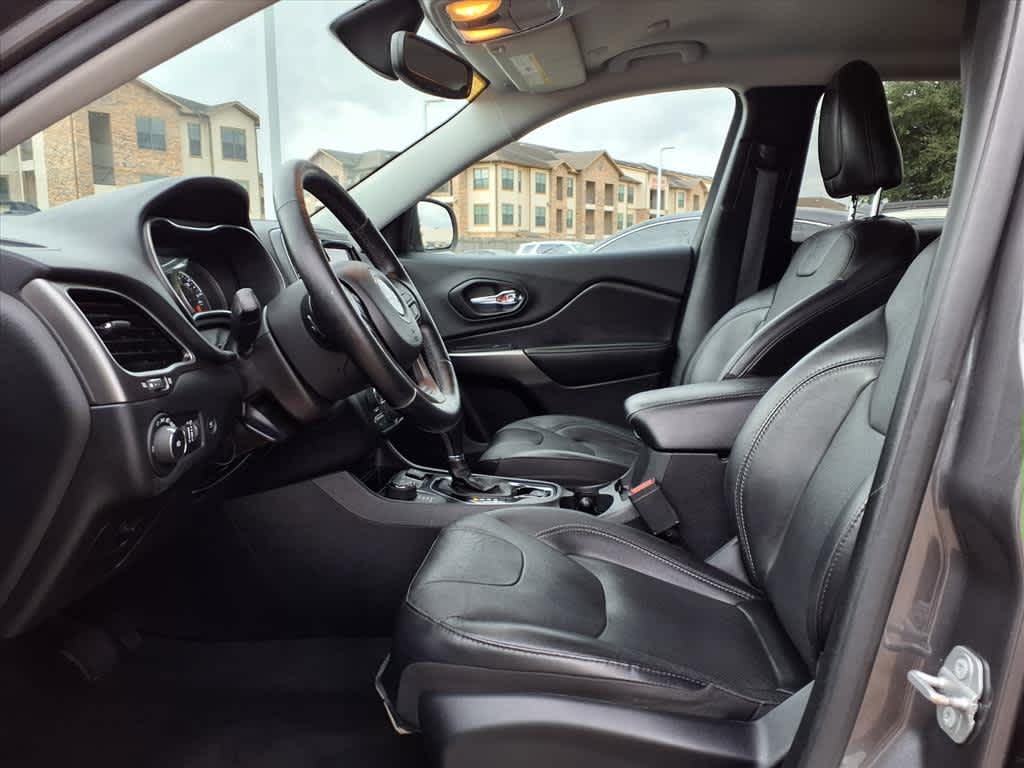 Thumbnail: 2020 Jeep Cherokee - 12