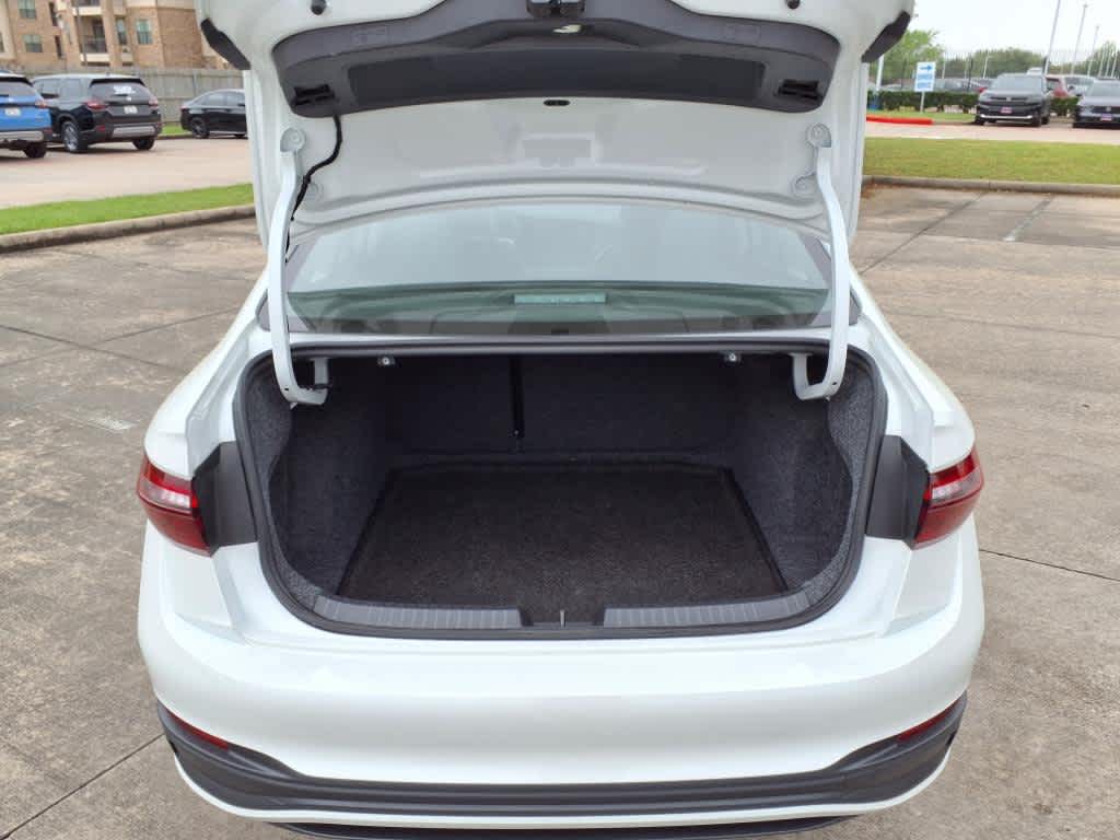 2023 Volkswagen Jetta SE 19
