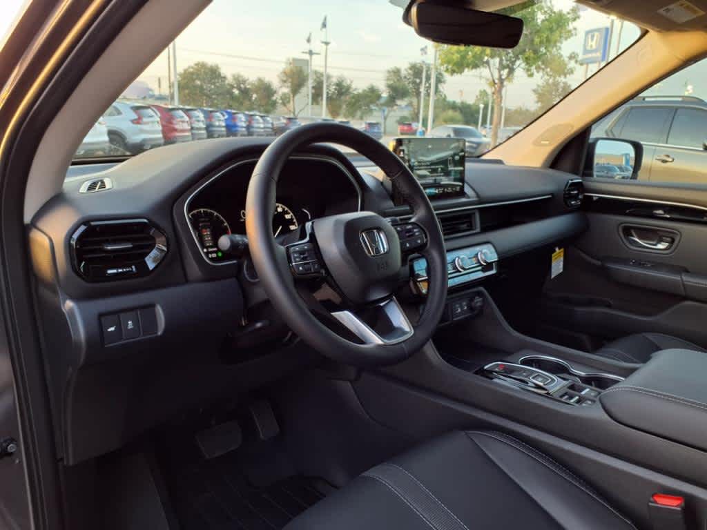 Thumbnail: 2025 Honda Pilot - 2